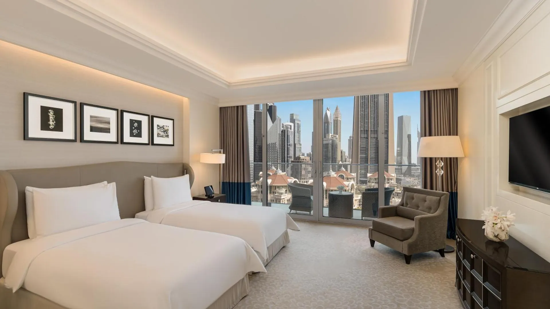 فندق العنوان بوليفارد دبي 5*,